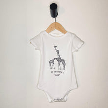 Load image into Gallery viewer, Giraffe - Be extraordinary Bodysuit - MeOMyEarth